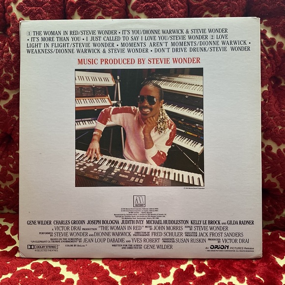 The Women in Red Soundtrack on vinyl. Soundtrack done by Stevie Wonder. - Picture 2 of 8